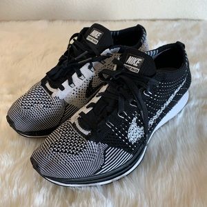 PRE-OWNED Nike Flyknit Racer ‘Black White’